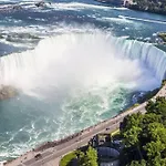 Luxury Stay Near Niagara Falls